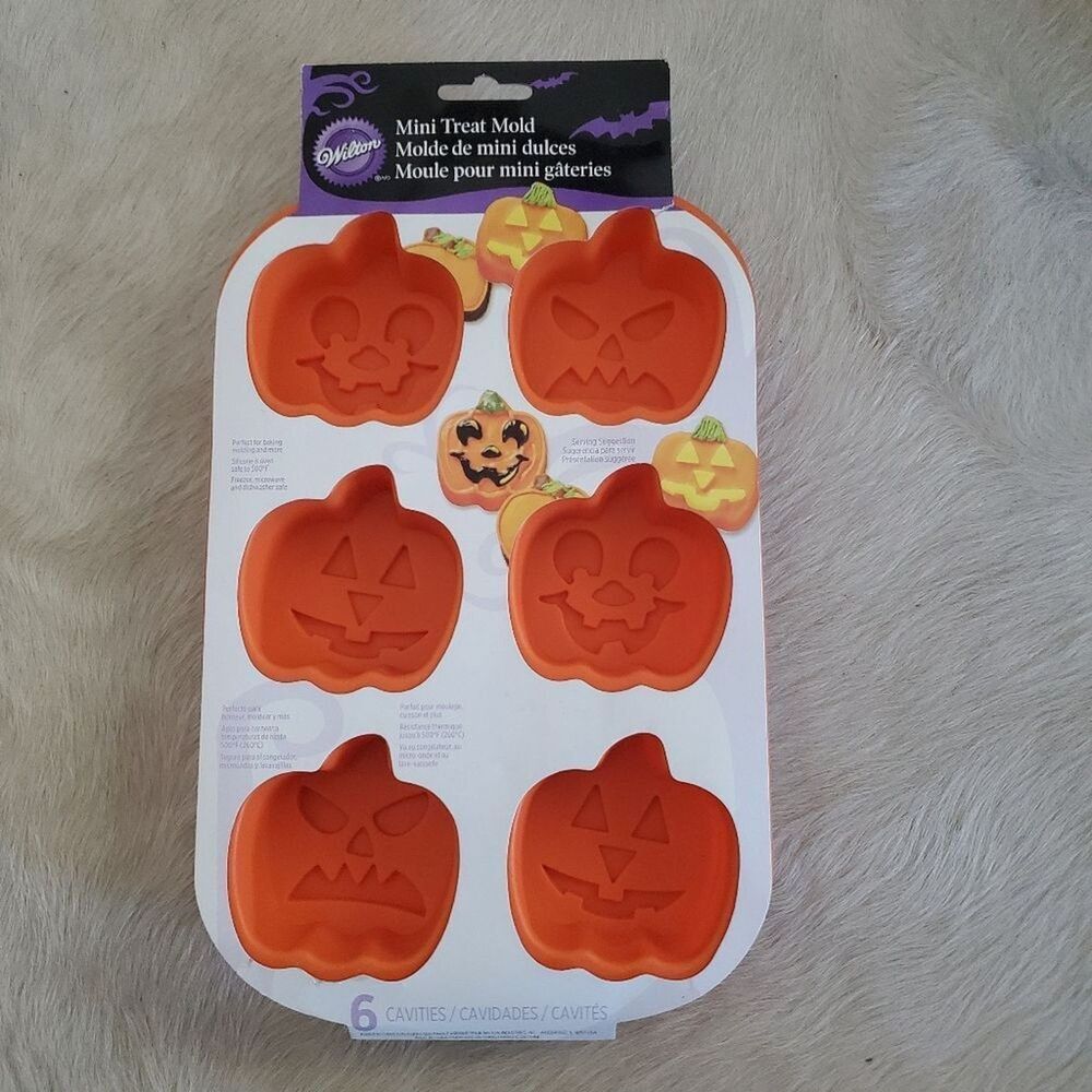 NWT Wilton Halloween Silicone Treats Mold 6 Pumpkin Faces Orange Baking Bakeware